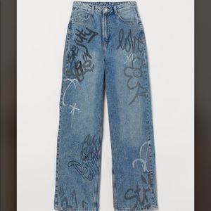 H&M 90s high rise graffiti street wear jeans